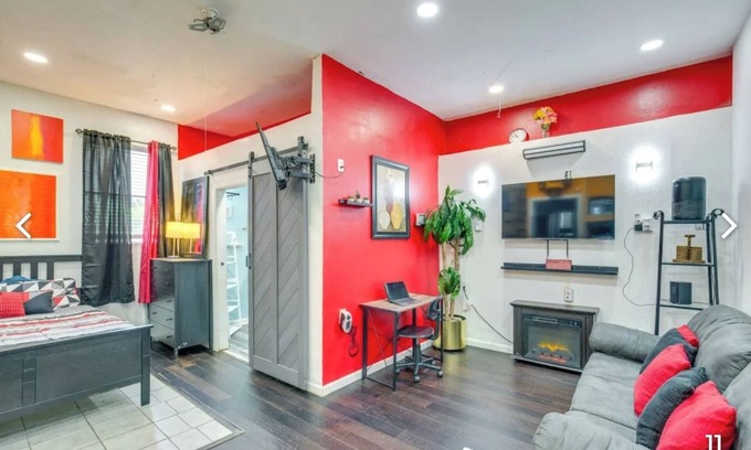 Dallas Apartment | Private Entrance Efficiency Apartment for Families