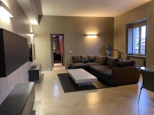 Porta Garibaldi Apartment | Elegant Apartment Near Corso Como - Pet Friendly Retreat