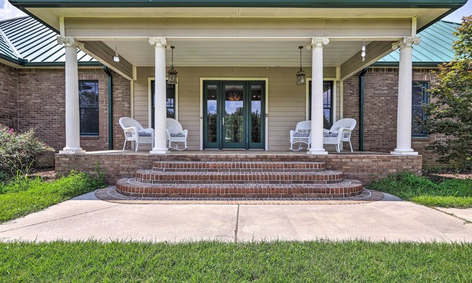 Houston County House | Pet-Friendly Elko Home with Pool Near Georgia Fairgrounds