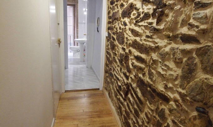 Santiago de Compostela Historic Centre Apartment | Prime Apartment in the Heart of Monumental District!