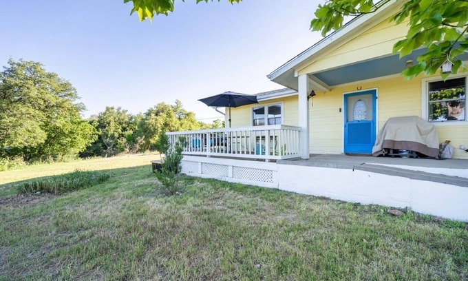 Leander House | Spacious estate with 7 bedrooms and AC, WiFi in delightful Leander