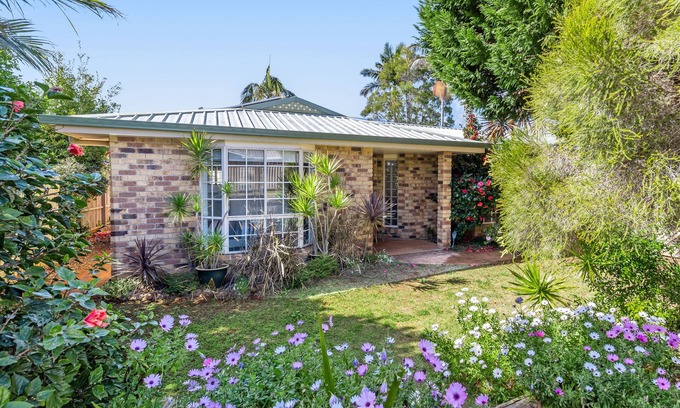 Wilsonton Heights House | Family-Friendly Retreat Near St Andrews with Hot Tub & Spa