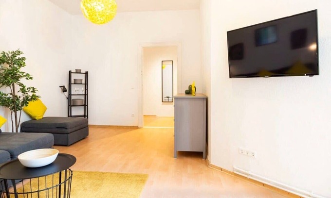 Gleimviertel Apartment | Family-Friendly Apartment at Mauerpark with Self Check-In