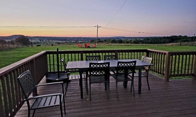 Pikeville Other | Family-Friendly Farmhouse with Breakfast & Kitchen Amenities