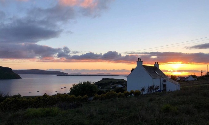 Stein Cottage | Family-Friendly Cottage with Ocean Views and Pool Access