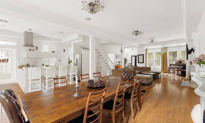 Clinton Hill House | Relaxing Private Apartment in Fort Greene, Brooklyn - Sleeps 2