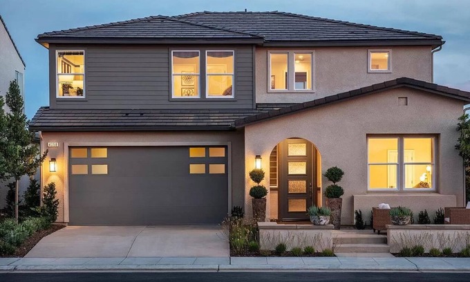 Raisin House | Modern Family Retreat with Lake View and Spa Amenities