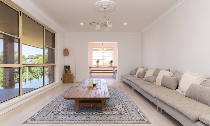 Forster House | Family-Friendly Retreat with Pool & Kitchen on Quiet Street