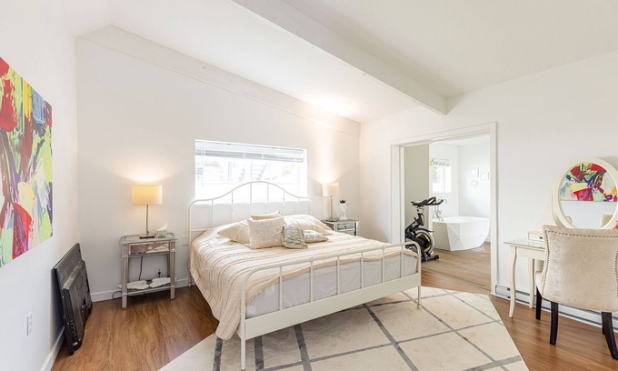 Garibaldi Highlands House | Family-Friendly Retreat with Hot Tub in Central Squamish