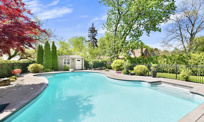 Kingsville House | Family-Friendly Retreat in the Heart of Idyllic Town