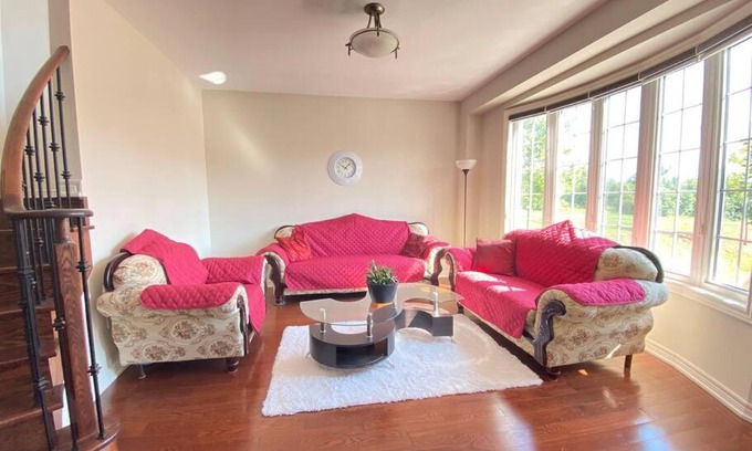 Durham Region House | Family-Friendly Getaway with Pet and Kitchen Amenities