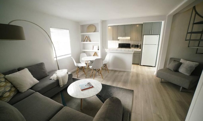 West Hollywood House | Family-Friendly 3BR Home in LA with Pet Amenities