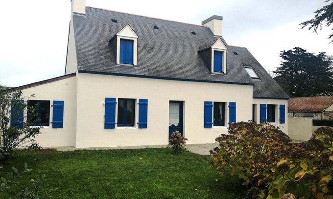 Groix House | Spacious family home in Groix with garden