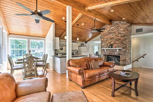 Calhoun County House | Family-Friendly Retreat on Lake Marion with Boat Ramp Access