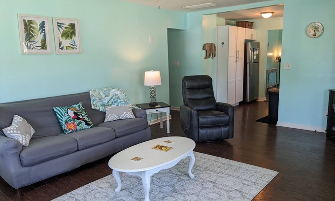 New Bern House | Family Retreat with Outdoor Space, Steps from Downtown
