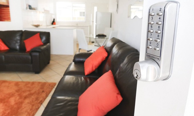 Mildura Central Business District Apartment | Family & Pet Friendly with Kitchen: Lovely Courtyard Retreat