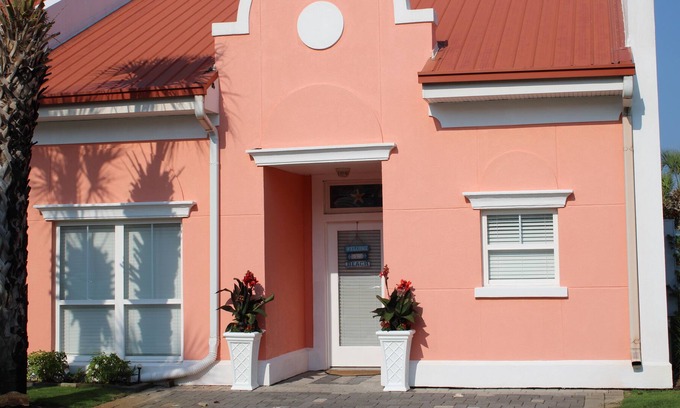 Sunset Pass House | Spacious Family Ready- 3 BR/3BA! Lots Of Amenities In Beautiful Banana Bay!