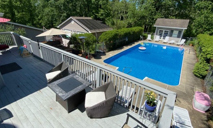 East Stroudsburg House | Private Estate with Pool, Hot Tub & Game Room - Rated 9.2