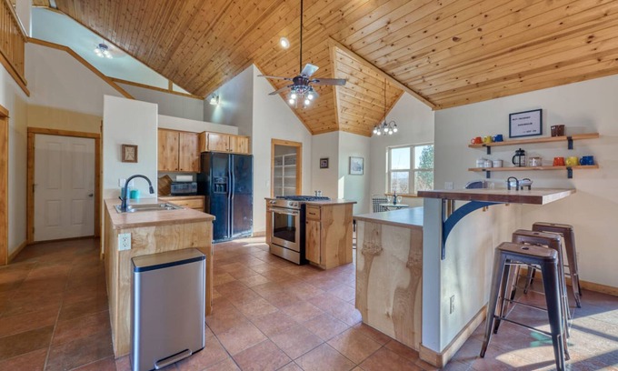 Joseph Other | Inviting Farm House with Breathtaking Mountain Views