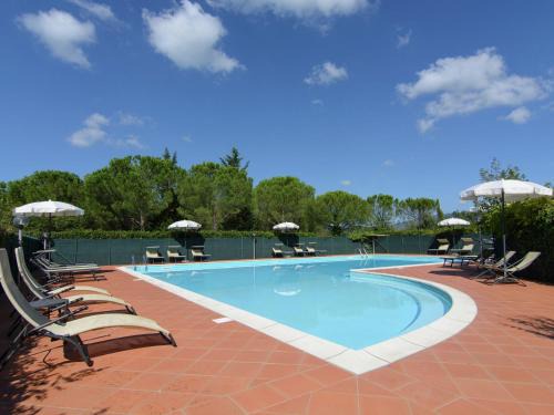 Arezzo House | Charming Farmhouse Retreat in Campriano with Pool Access