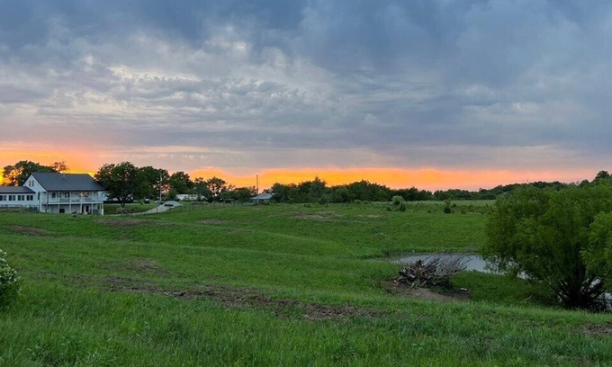 La Plata Other | Spacious farmhouse lodge on 46 acres w/pond. Escape the city, relax on the farm!