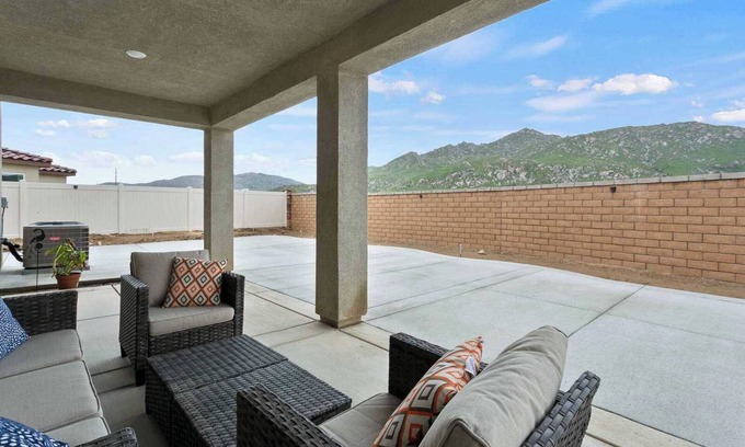 Riverside House | Pet-Friendly Retreat with Fenced Backyard on 1st Floor