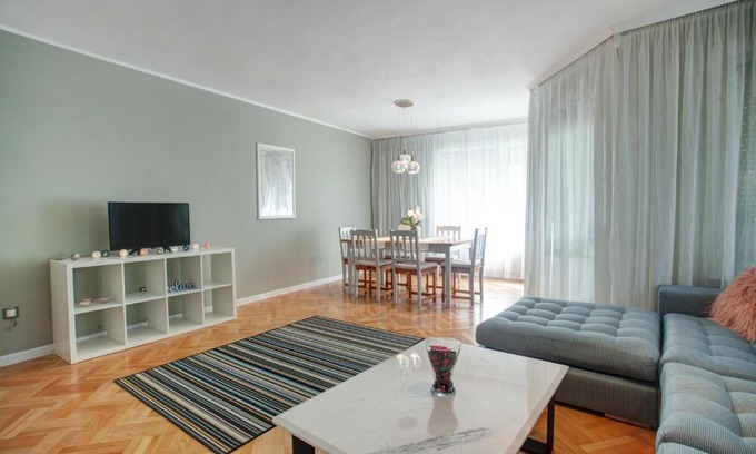 Lozenets Apartment | Modern Flat Near American Embassy - Pet & Child Friendly