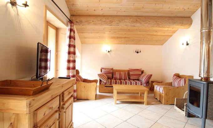 Val Cenis Apartment | Spacious Apartment in Lanslebourg-Mont-Cenis for 10 Guests