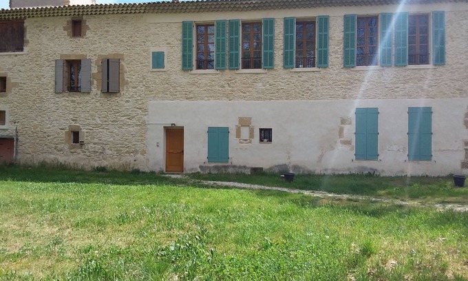 Peyrolles-en-Provence Apartment | Renovated Apartment in Unique Agricultural Setting