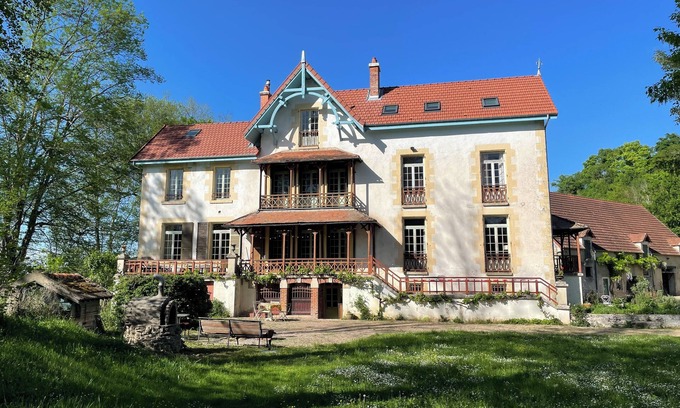 Saint-Germain-des-Bois House | Beautiful French Villa by the River - Ideal for Families