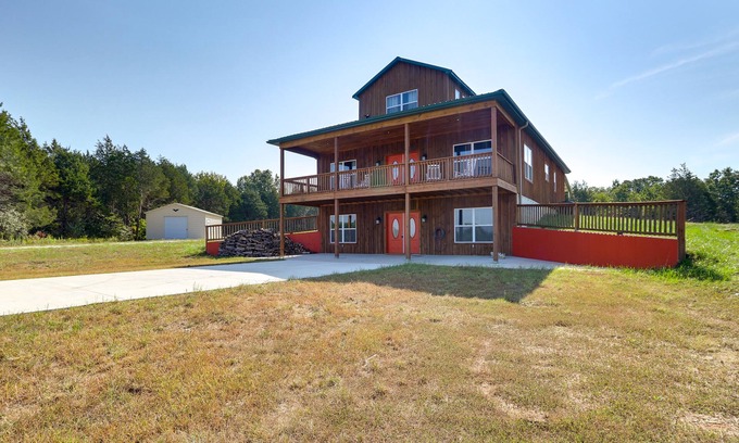 Grubville House | Relaxing Franklin County Retreat with Spa & Breakfast Included