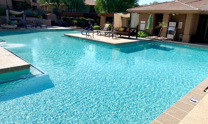 North Scottsdale Condo | Pet-Friendly 2BR Condo with Pool in Grayhawk, Scottsdale