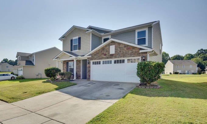 Gastonia House | Family-Friendly Gastonia Home with Pool and Spa Access