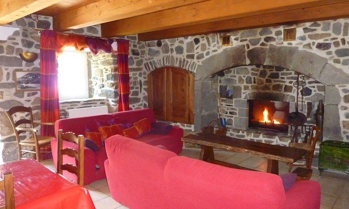 Valbeleix House | Cozy Gite with Fireplace Near Besse/Super Besse Ski Resort
