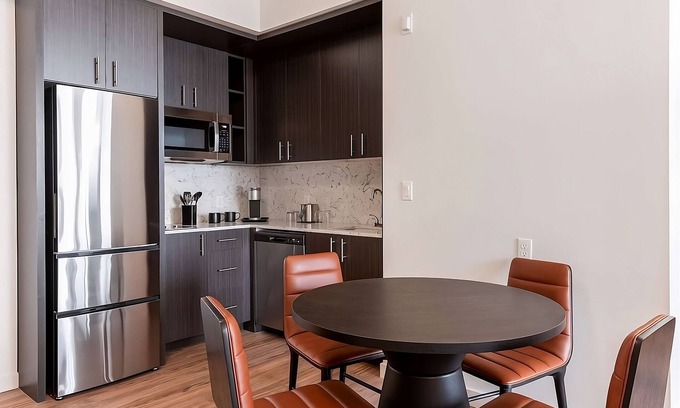 Central Area Hotel | Budget-Friendly Accommodation with Kitchenette & Pet Welcome