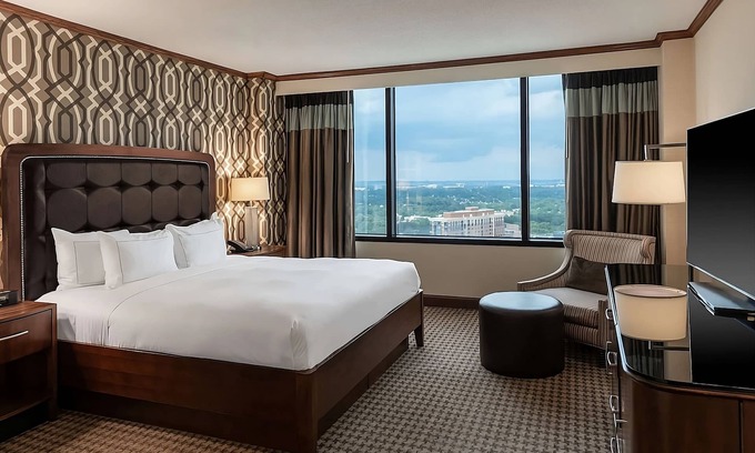 Alexandria West Hotel | Budget-Friendly Accommodation with Pools and Kitchen Access