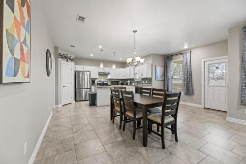 South Arlington House | Spacious Grand Prairie Getaway