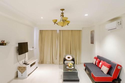 Suko Manunggal Apartment | High Floor 2BR Apartment with Pool at Taman Beverly
