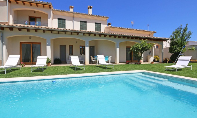Ariany House | Family-Friendly Retreat with Pool and Garden - Rated 9.8