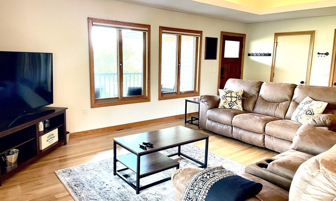 Hillsboro Condo | Inviting Hillsboro Condo with Family-Friendly Amenities