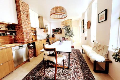 Nygard Apartment | Historic Art Oasis in City Center with Family & Pet Amenities