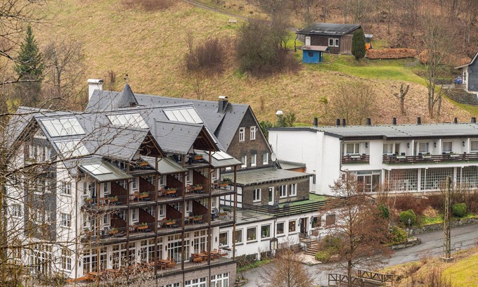 Nordenau House | Inviting Holiday Home with Private Terrace and Pool