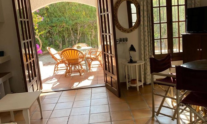 Carboneras House | Inviting holiday home with private garden and breakfast