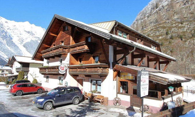 Huben House | Inviting Tyrol Holiday Home Steps from Ski Area