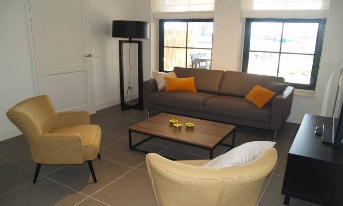 Uitdam Apartment | Spacious Holiday Home with Pool Near Amsterdam