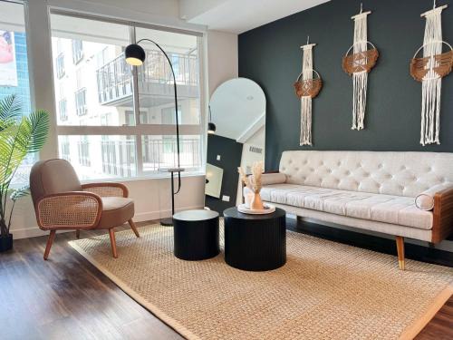 Hollywood Apartment | Inviting Hollywood Home with Sunset Views & Pool Access