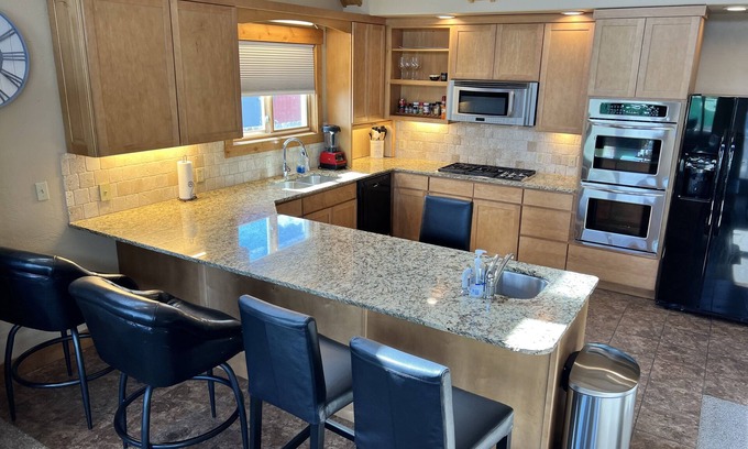 Pinedale Apartment | Family-Friendly Retreat with Pool Table and Pet Amenities