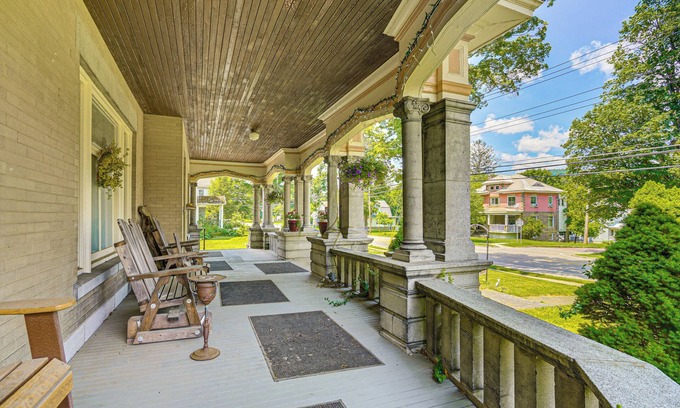 Salamanca Cottage | Spacious Home 2 Mi to Seneca Allegany Casino!