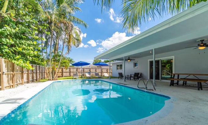 Palm Aire Village West Villa | Spacious Home 4BRs Home, Game Room & Private Pool