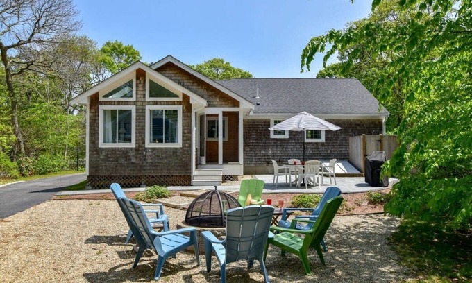 Brewster House | Inviting Beach Retreat for Dog Lovers with Breakfast!